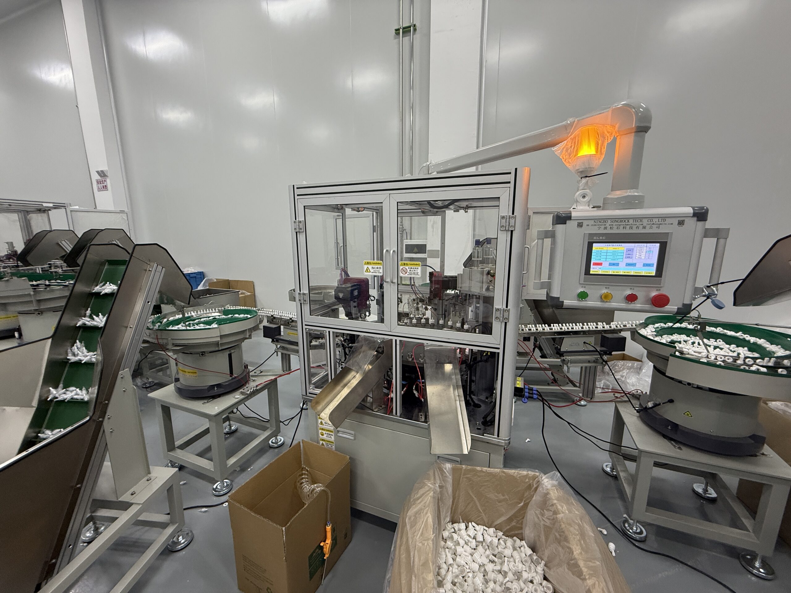 4 Piece Of Closure & Gaskets Assembly Machine (3)