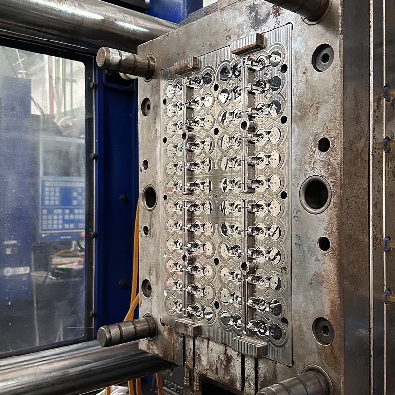 Plastic Cap Injection Mold (6)